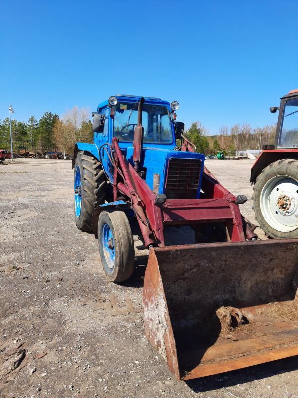 Traktors MTZ-80
